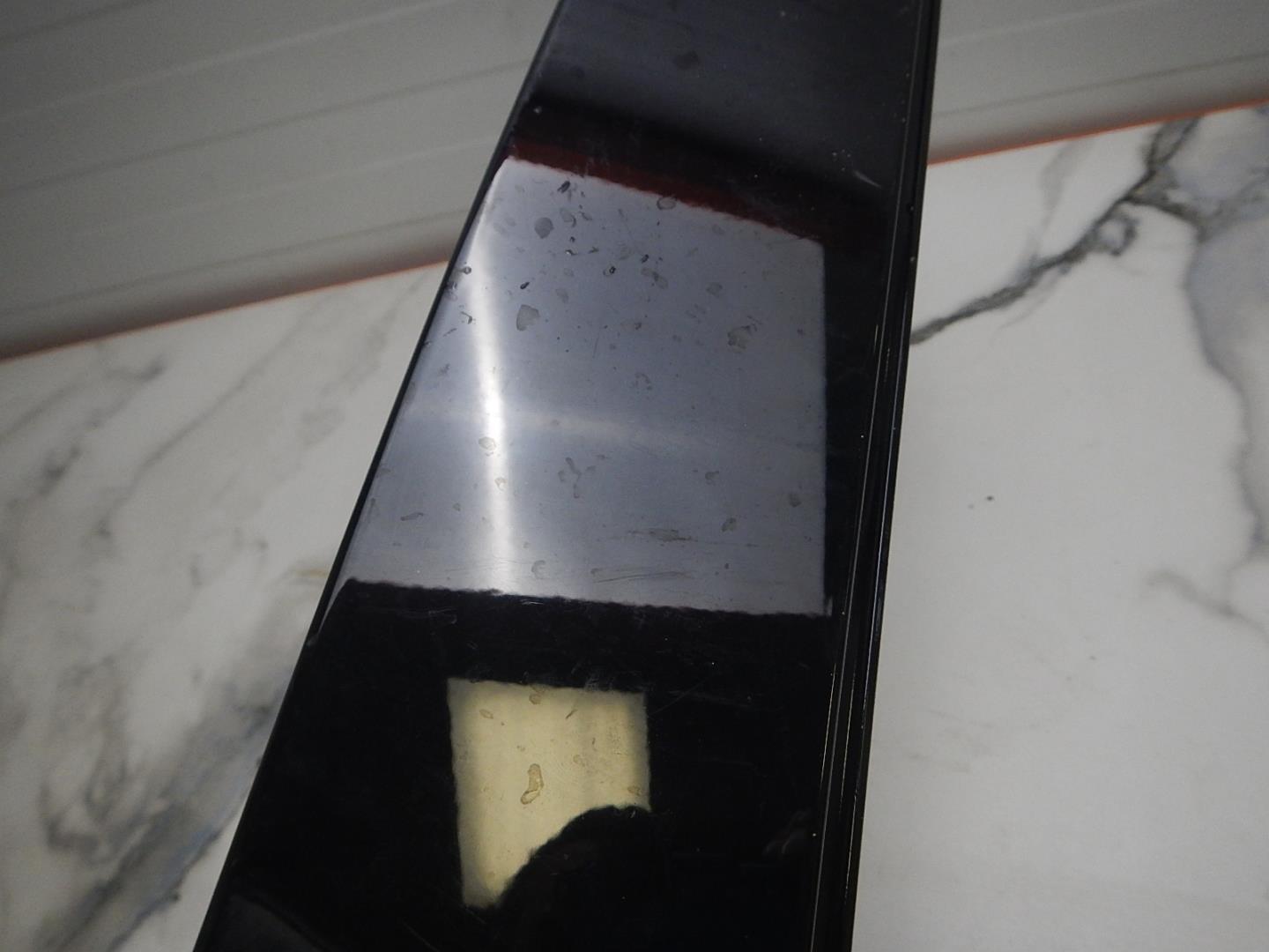 Накладка двери передней правой