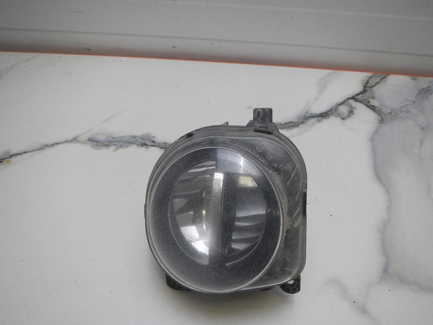 Фара противотуманная правая