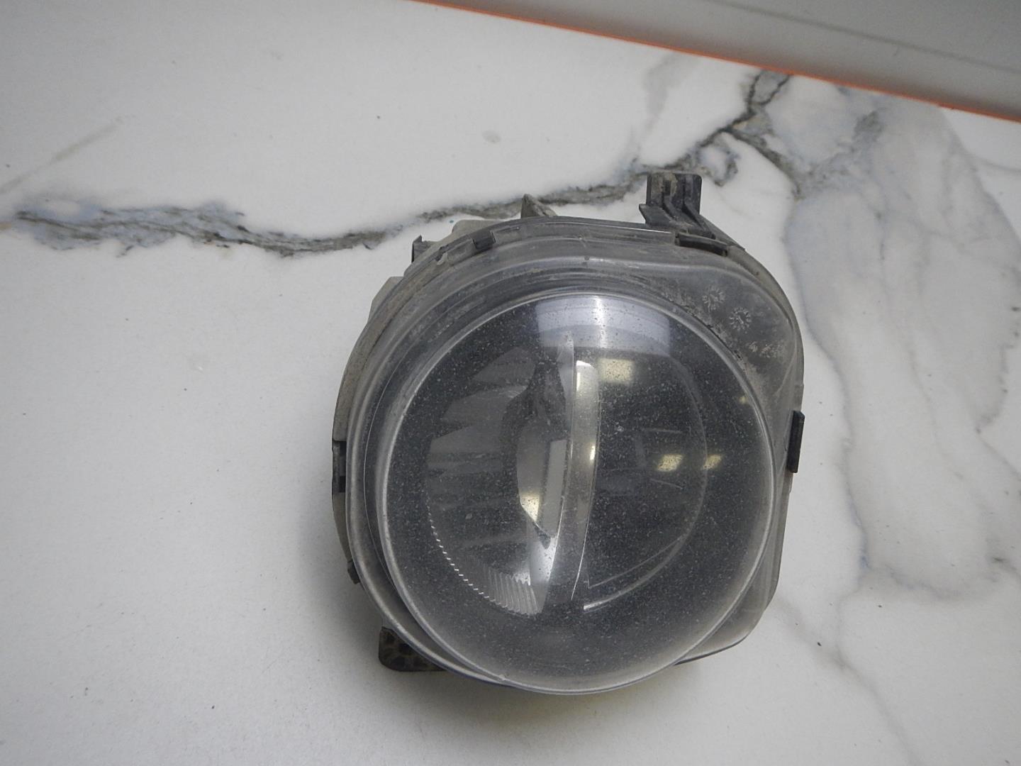 Фара противотуманная правая