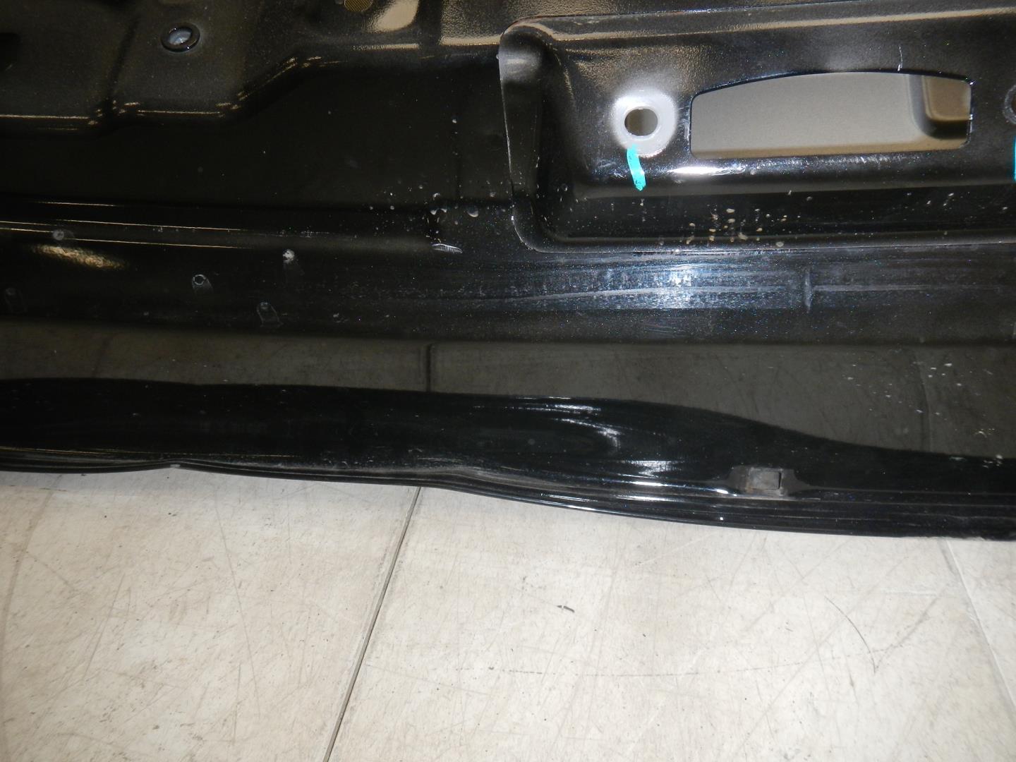 Дверь багажника