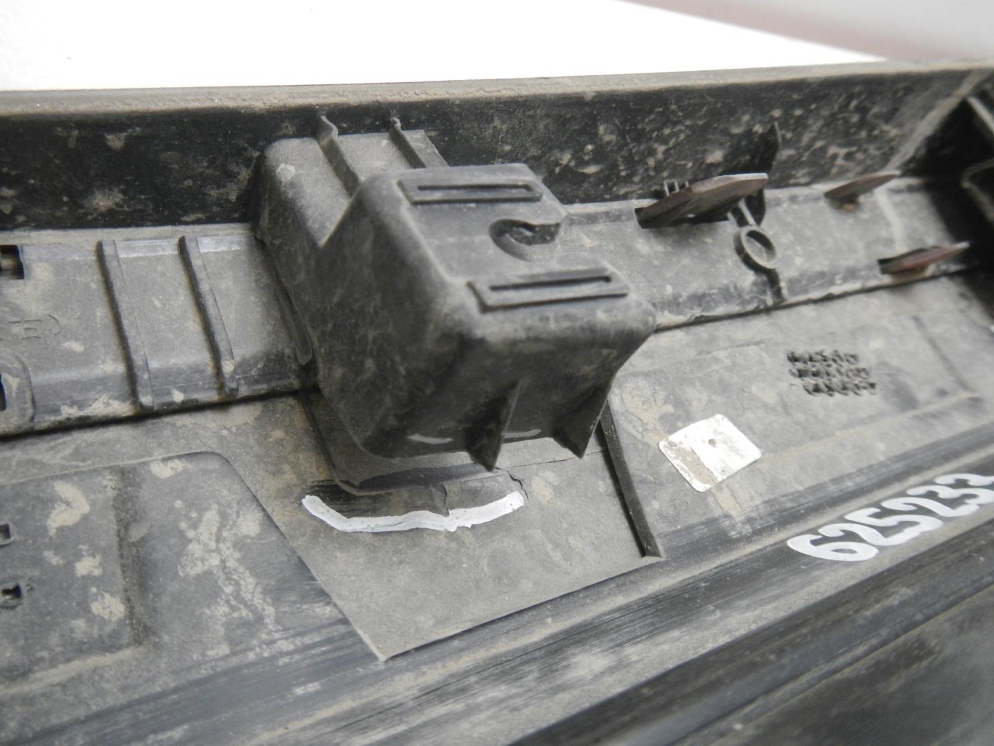 Молдинг передней правой двери