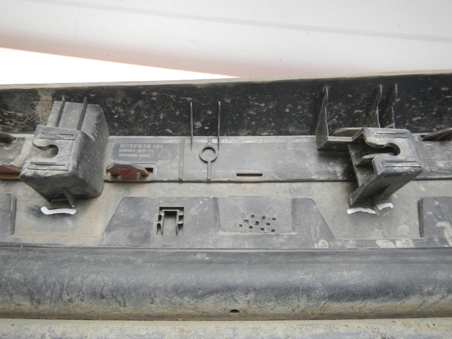 Молдинг передней правой двери