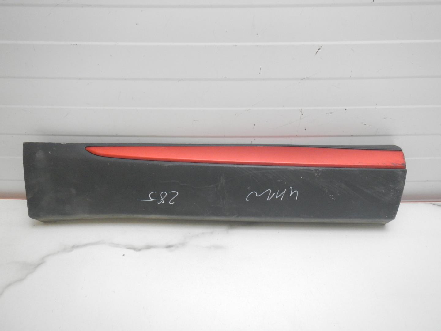 Молдинг задней правой двери