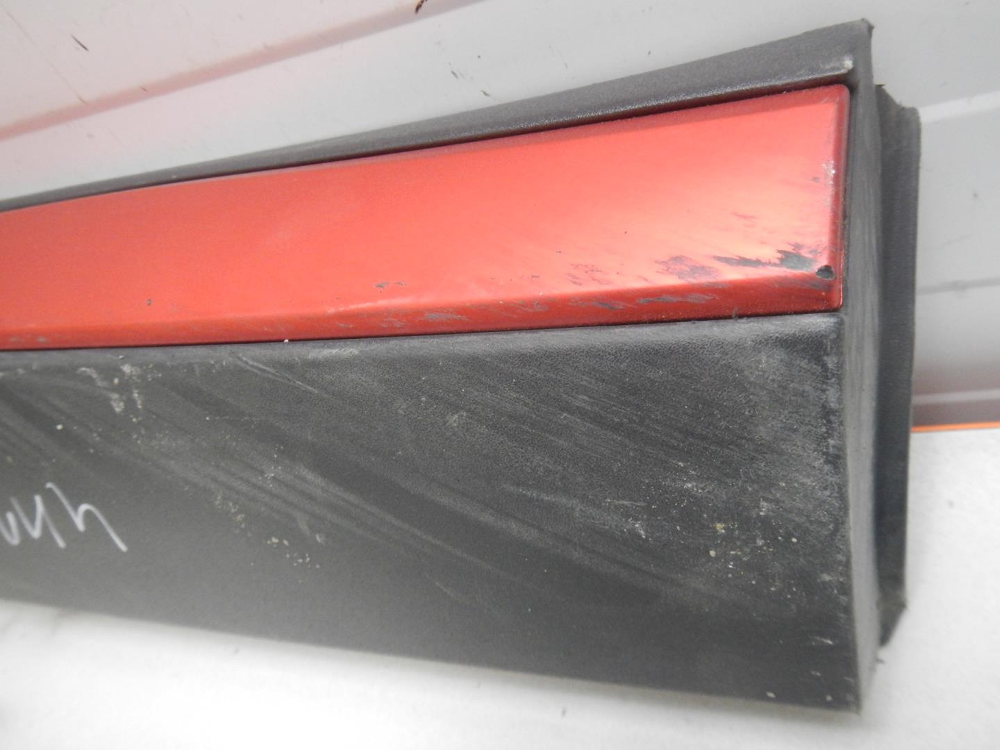 Молдинг задней правой двери