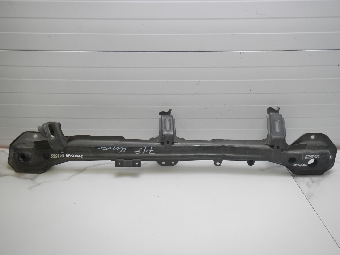 Усилитель заднего бампера