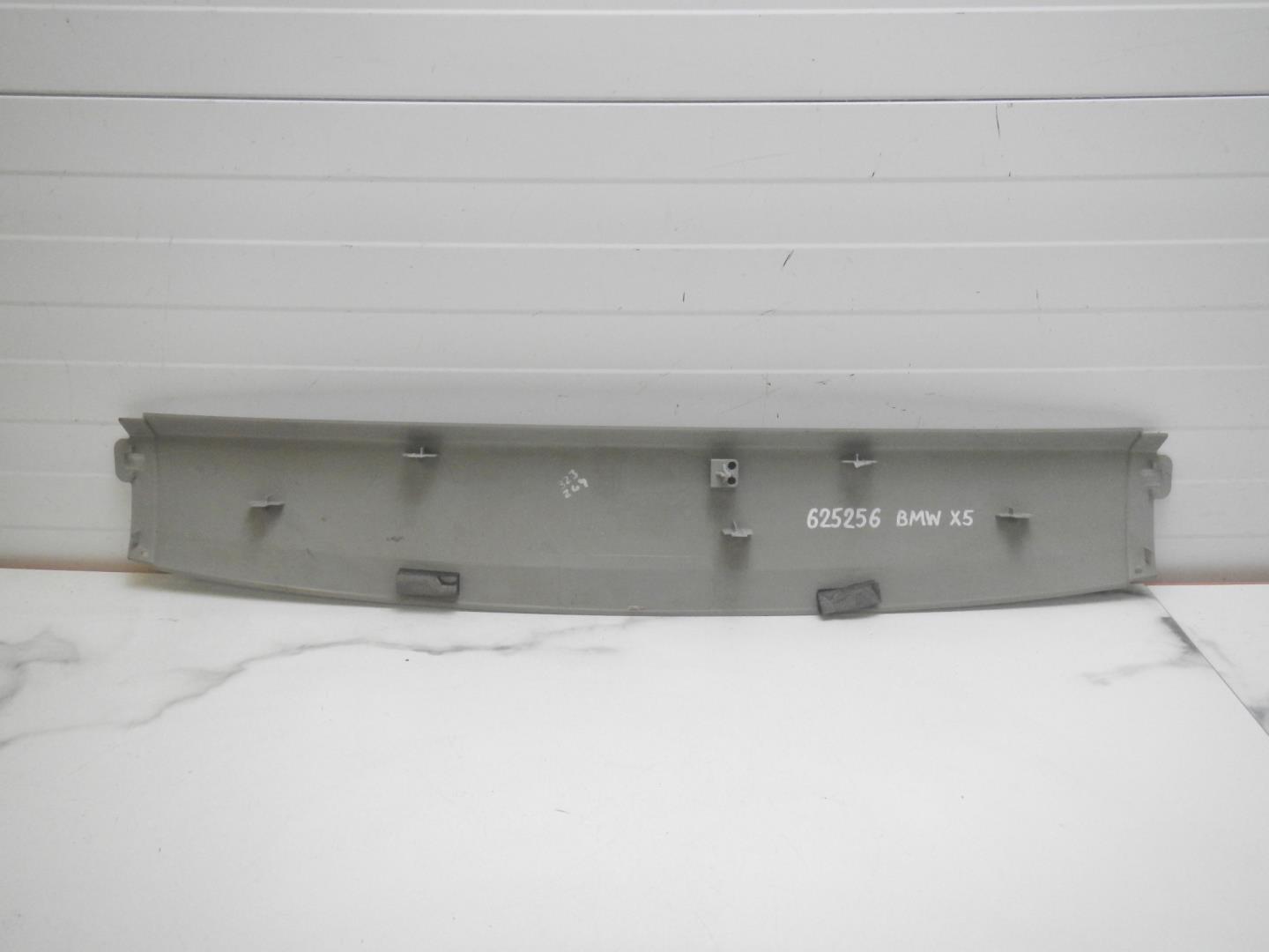 Обшивка двери багажника