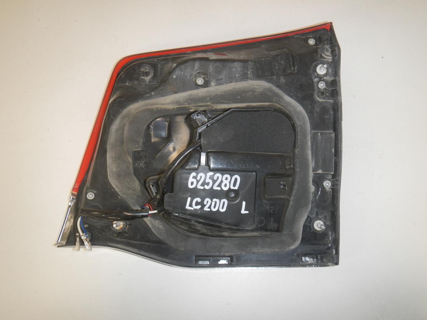 Фонарь задний внутренний левый