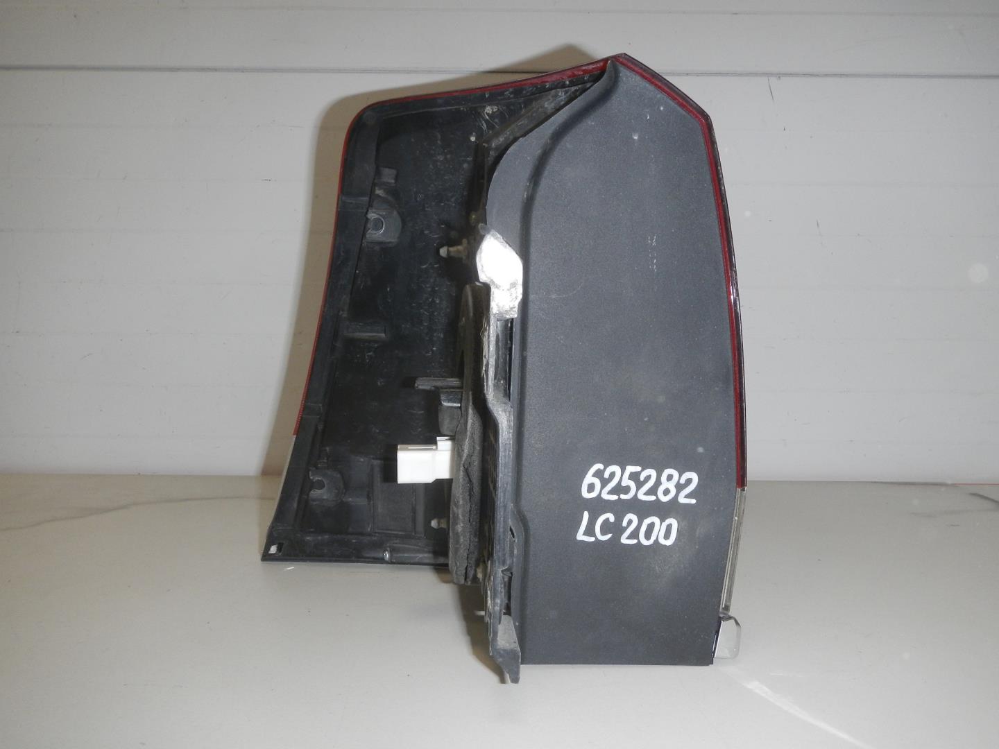 Фонарь задний правый