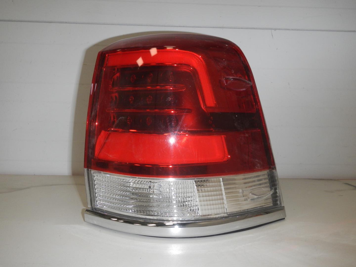 Фонарь задний правый