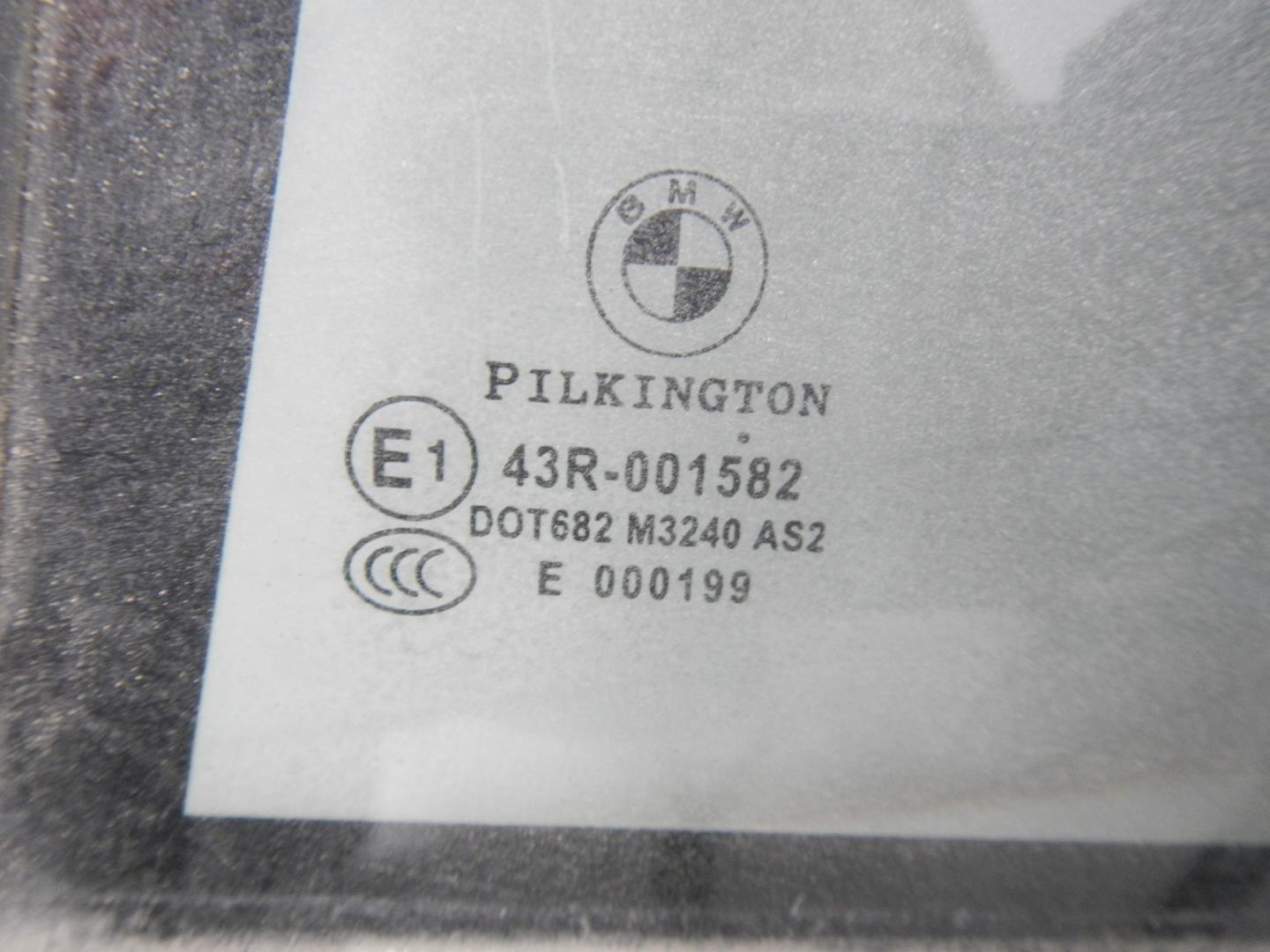 Стекло кузовное глухое левое