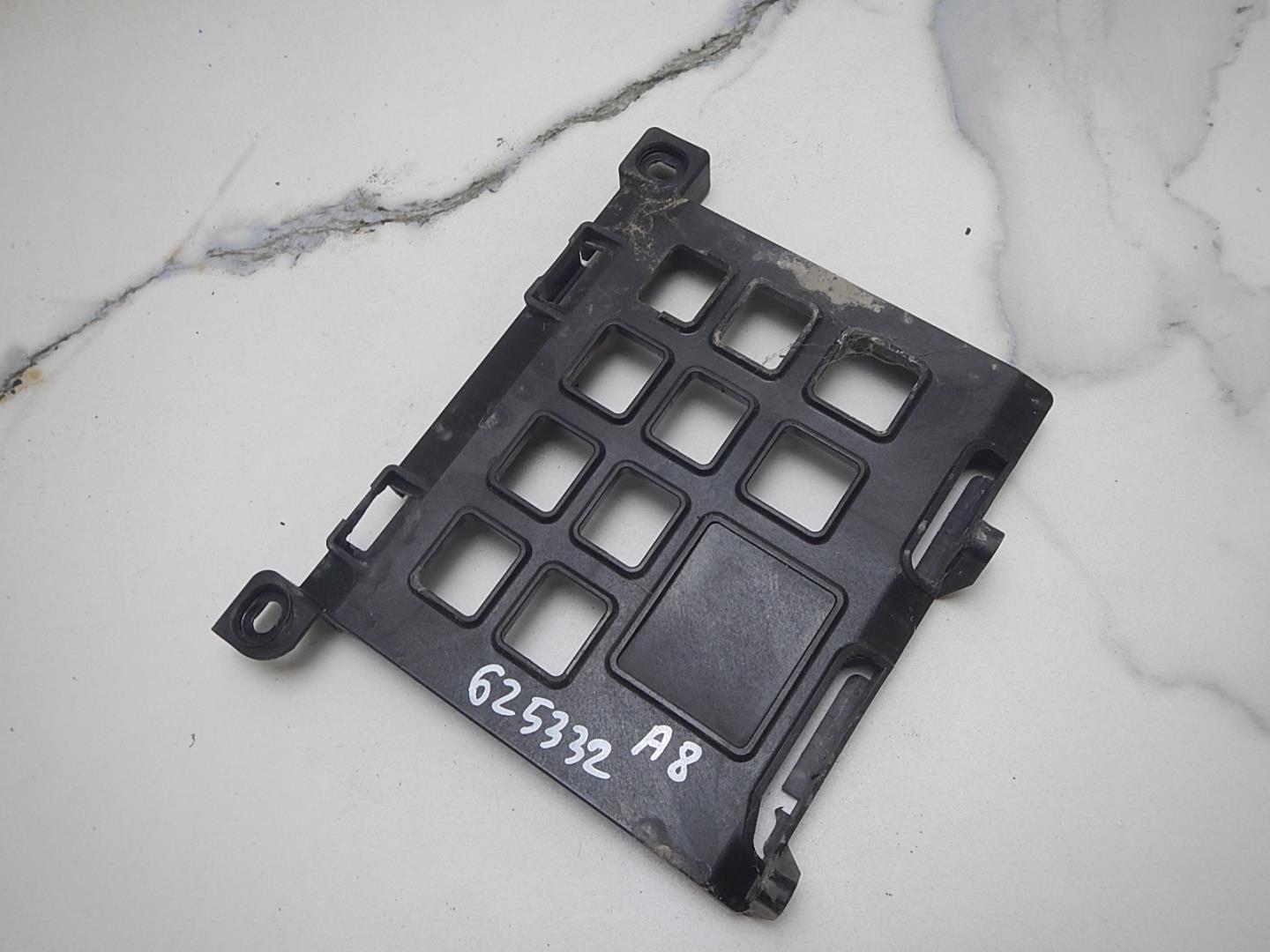 Кронштейн блока управления двигателем