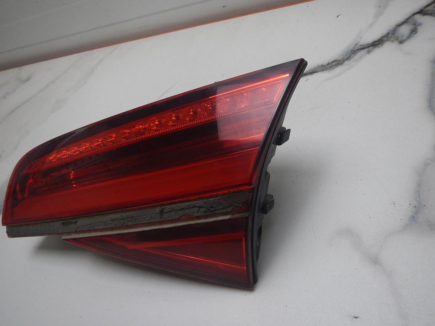 Фонарь задний внутренний правый