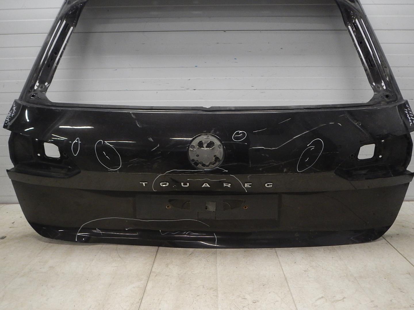 Дверь багажника