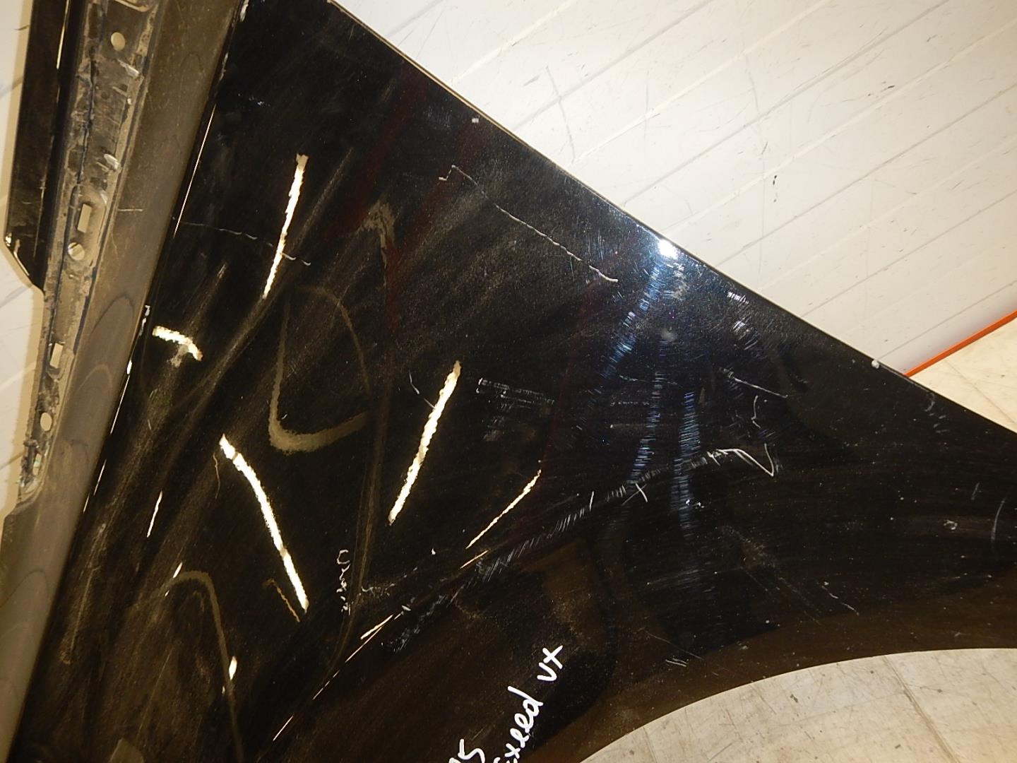 Крыло переднее левое