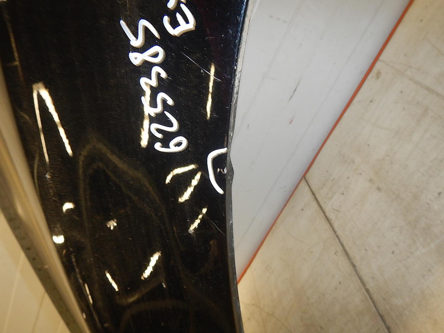 Крыло переднее левое