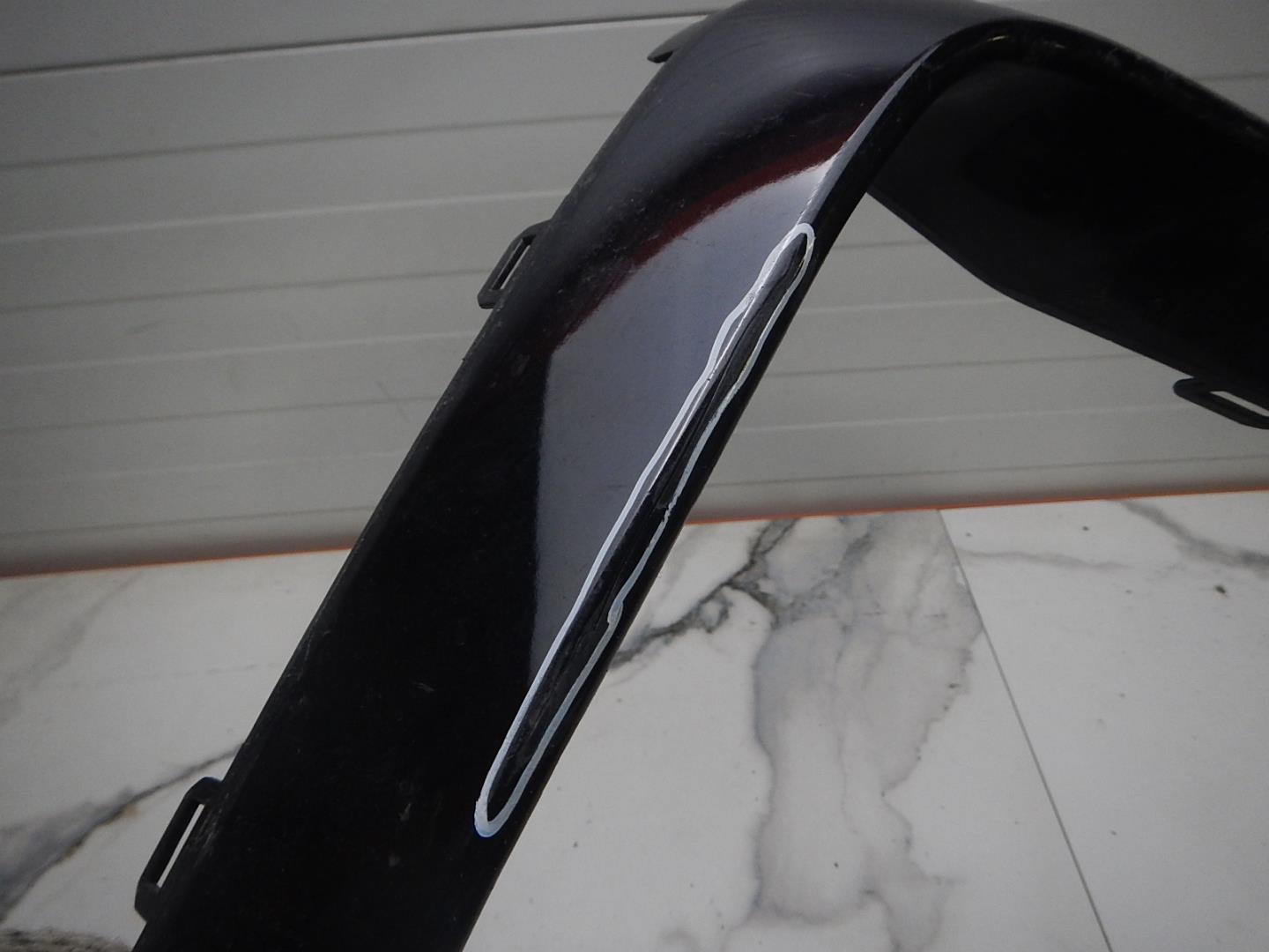 Молдинг переднего бампера правый