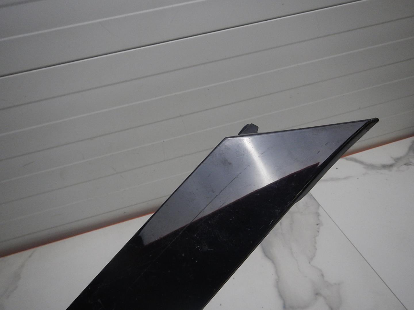 Накладка двери багажника