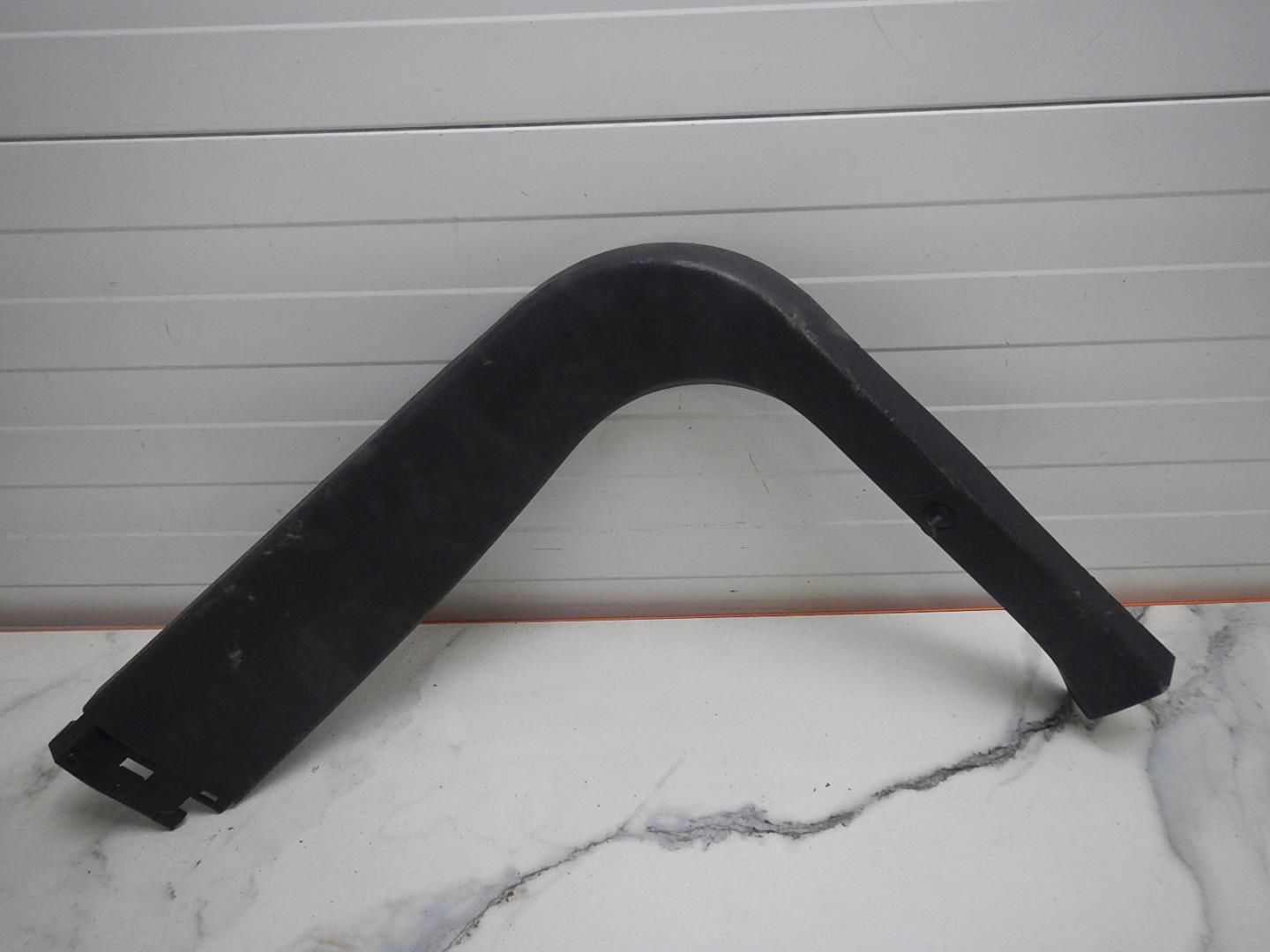 Обшивка двери багажника