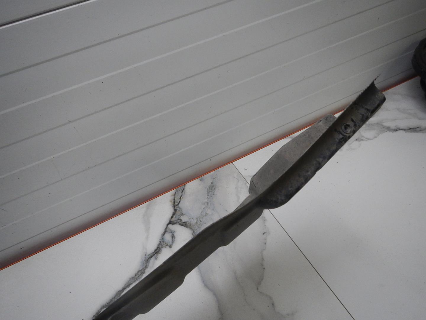 Кронштейн заднего бампера