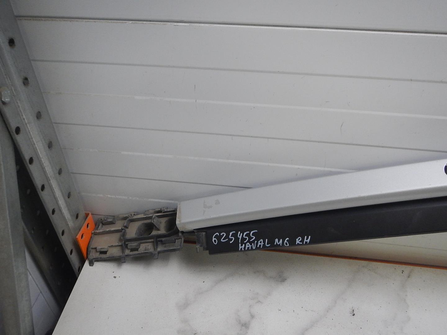 Рейлинг (релинг) правый (планка на крышу)