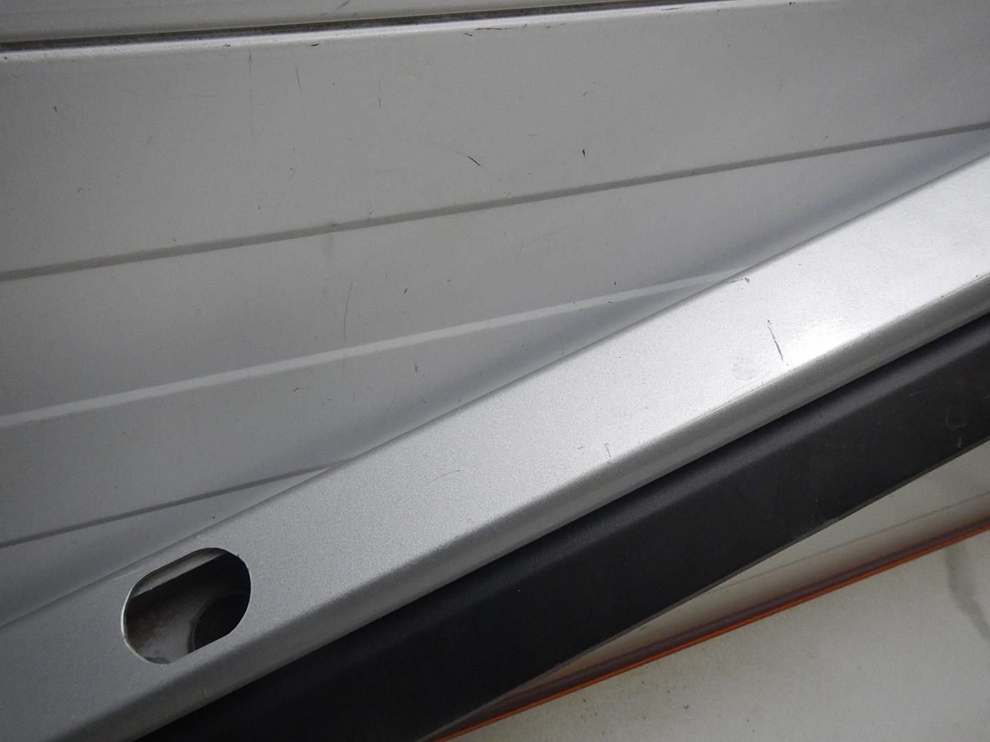 Рейлинг (релинг) правый (планка на крышу)