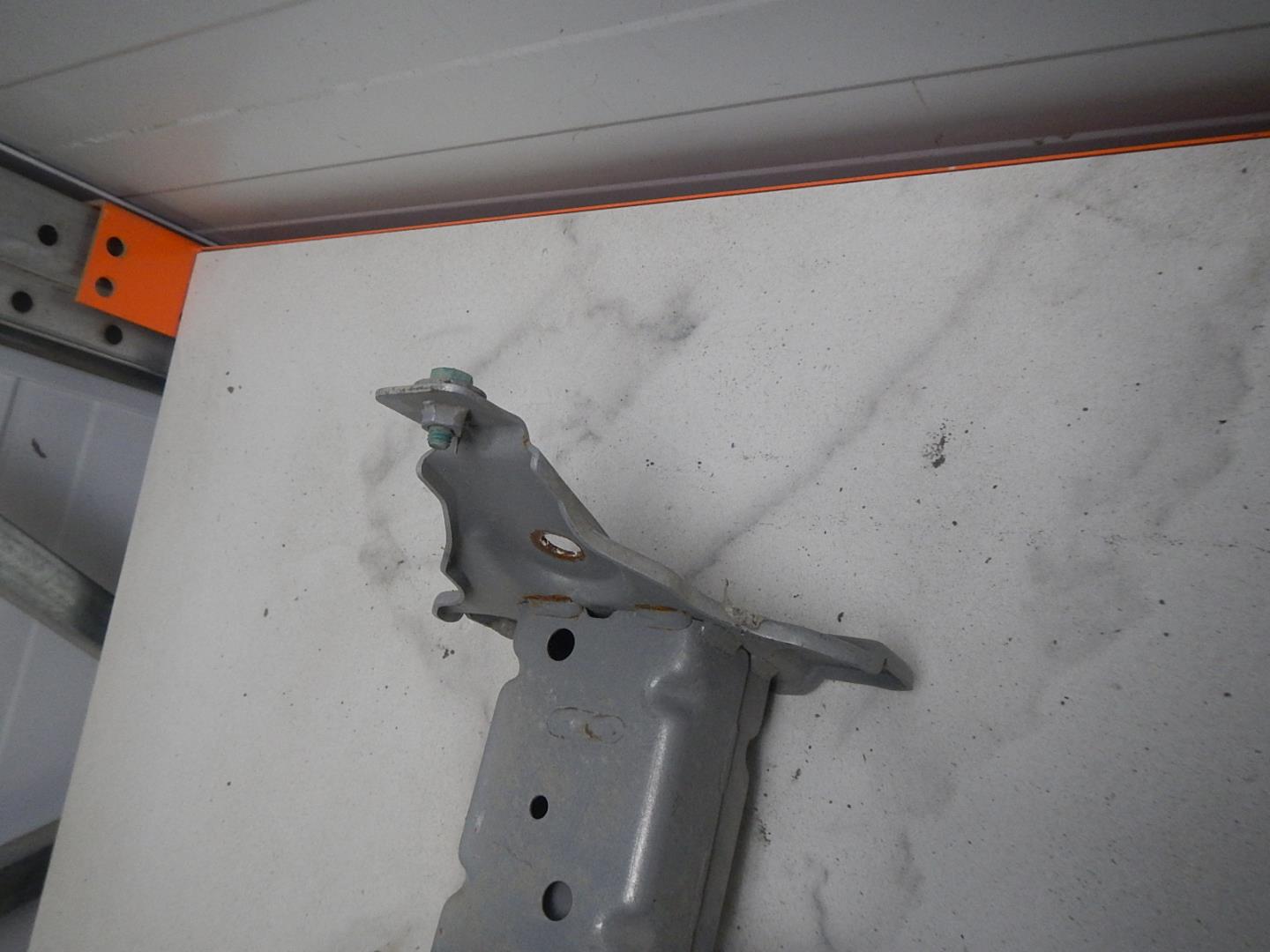 Усилитель заднего бампера