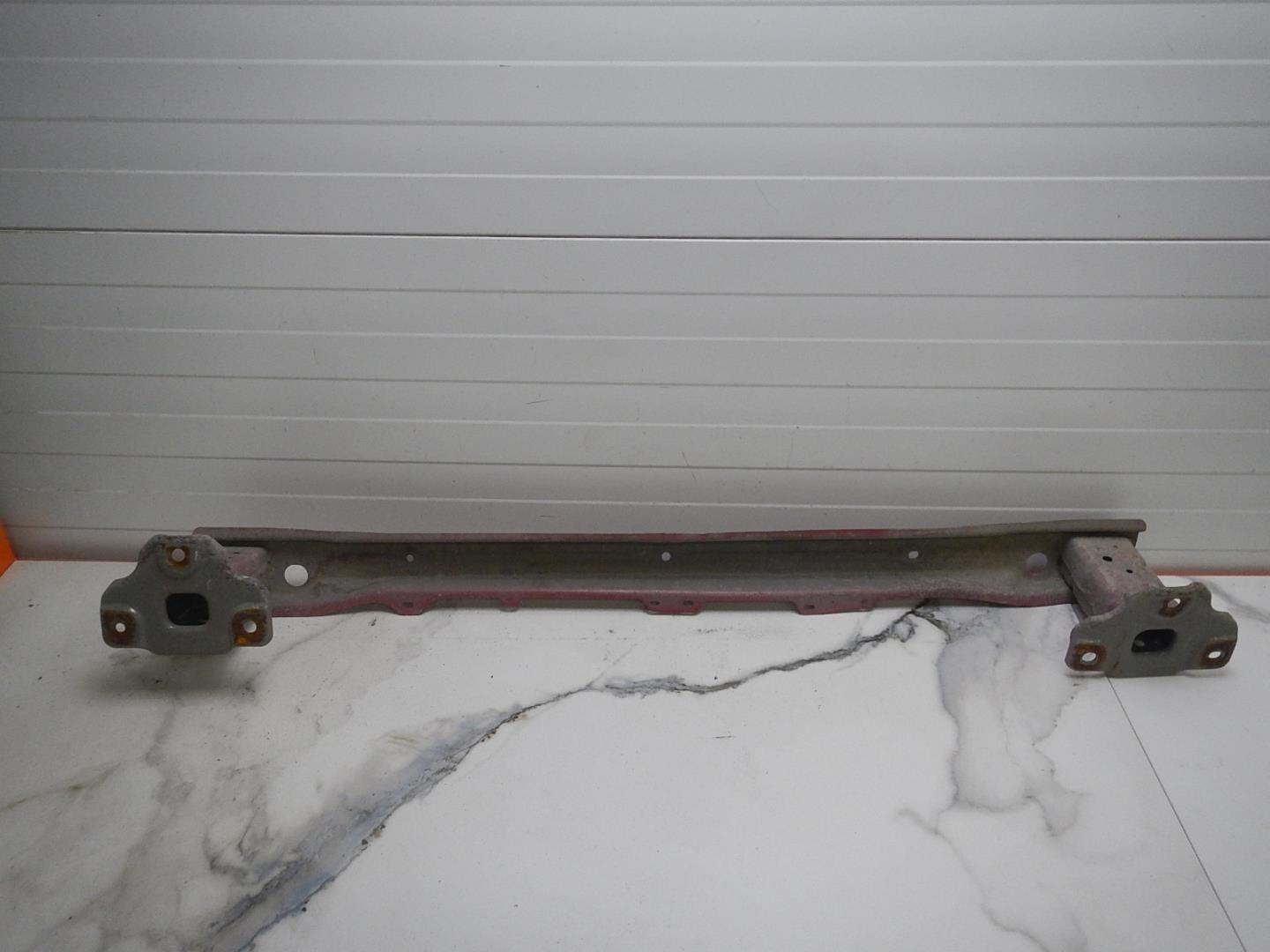 Усилитель заднего бампера