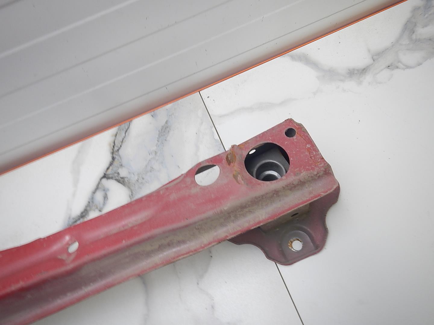 Усилитель заднего бампера