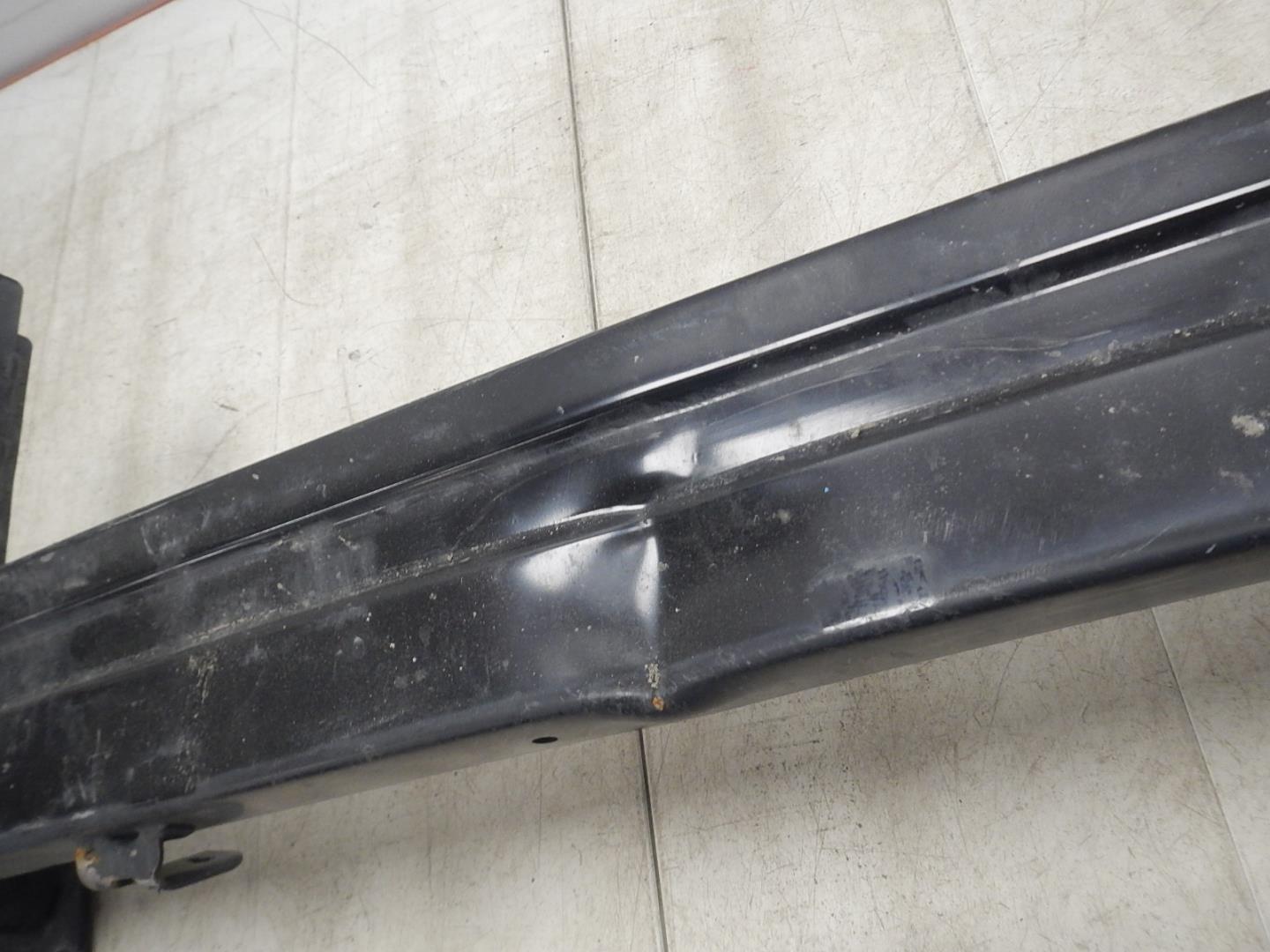 Усилитель переднего бампера