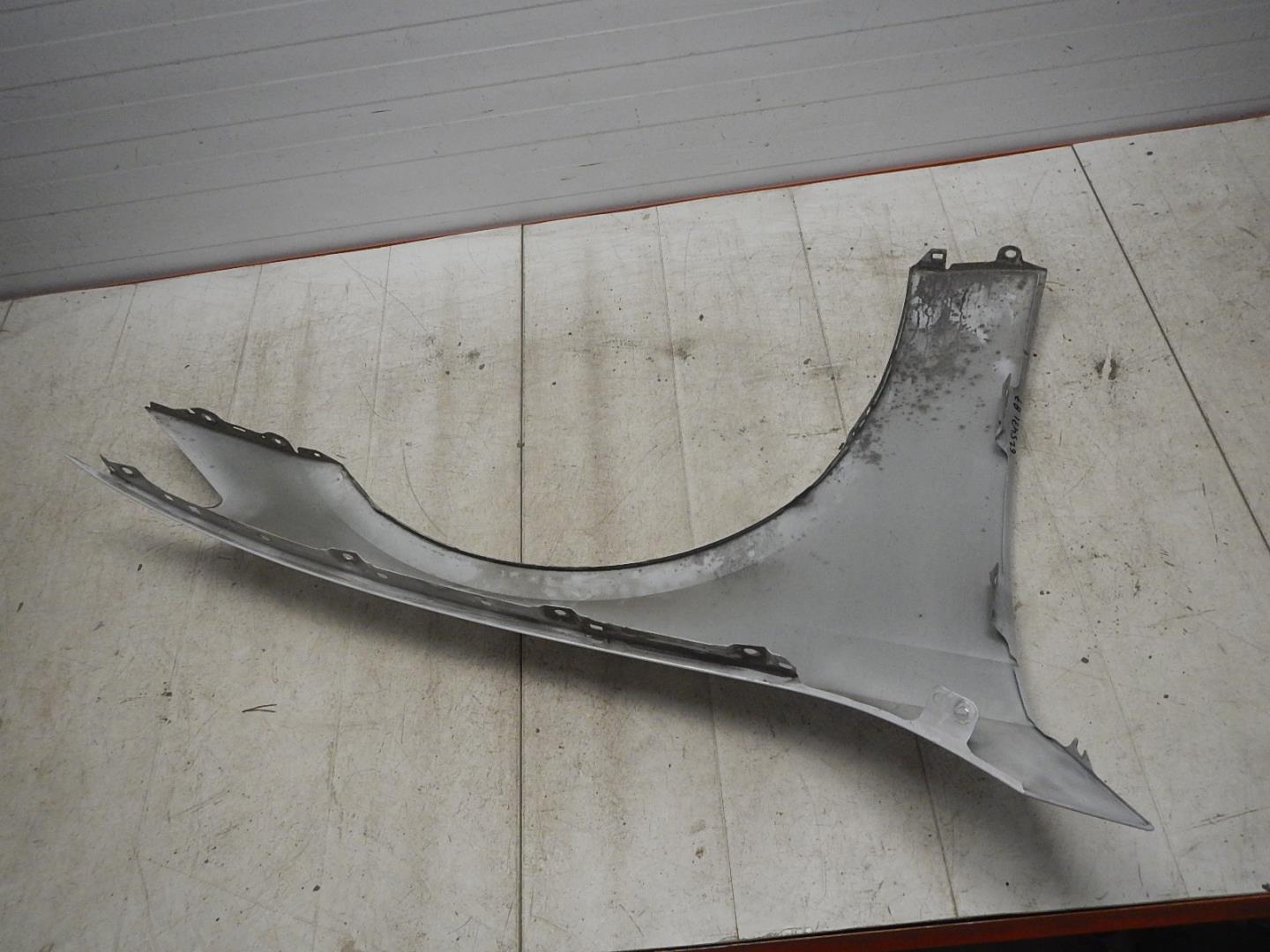 Крыло переднее левое