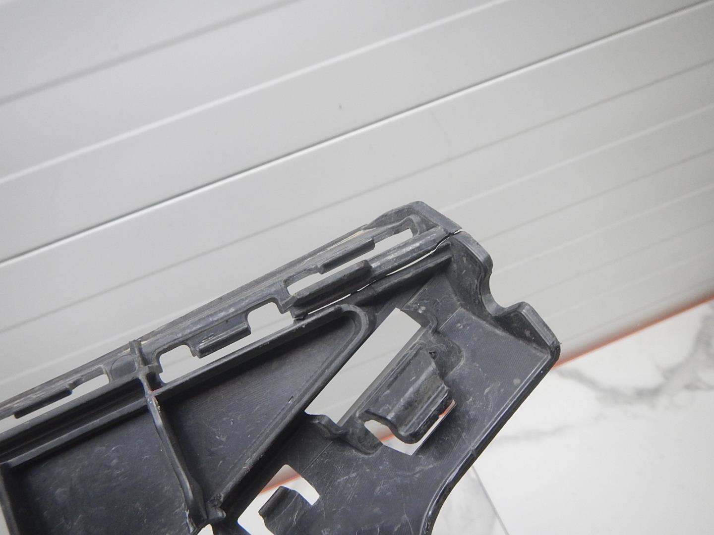 Решетка в бампер центральная