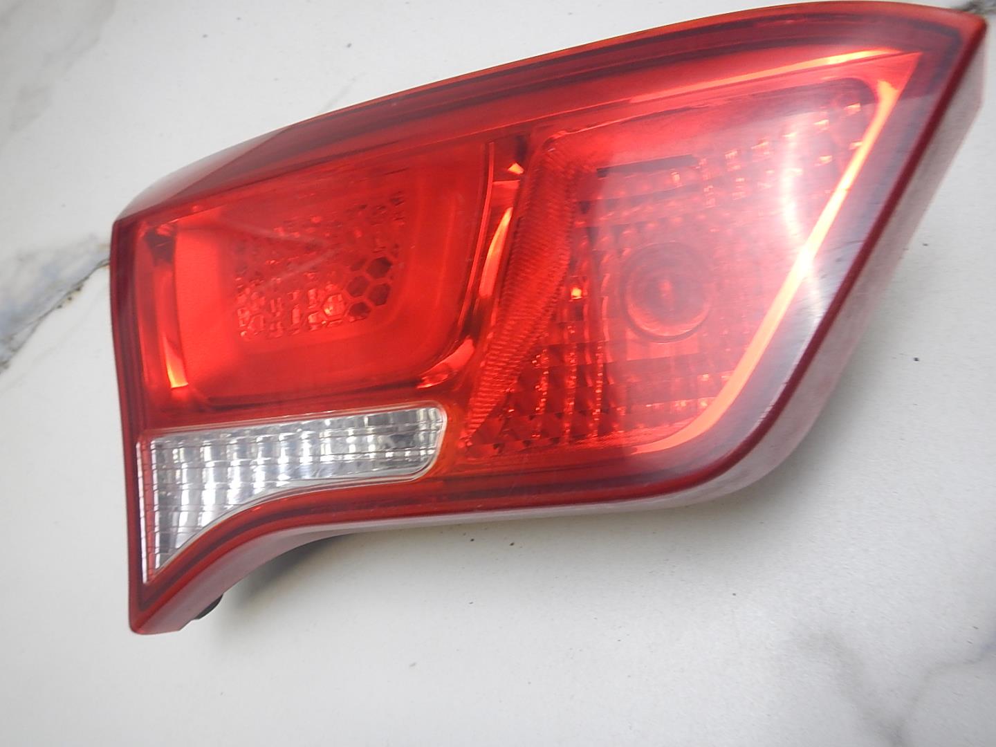 Фонарь задний внутренний левый