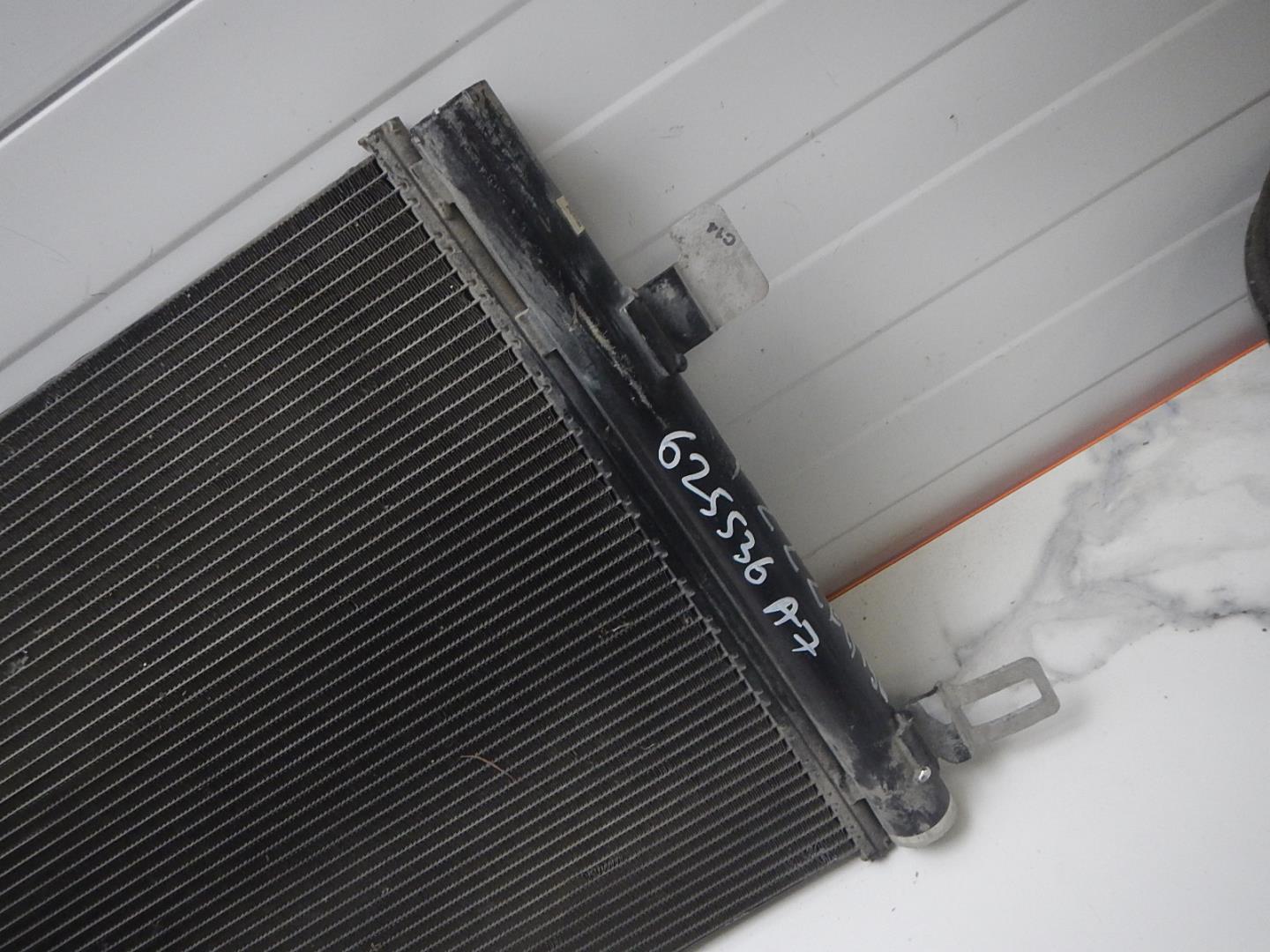 Радиатор кондиционера / конденсер