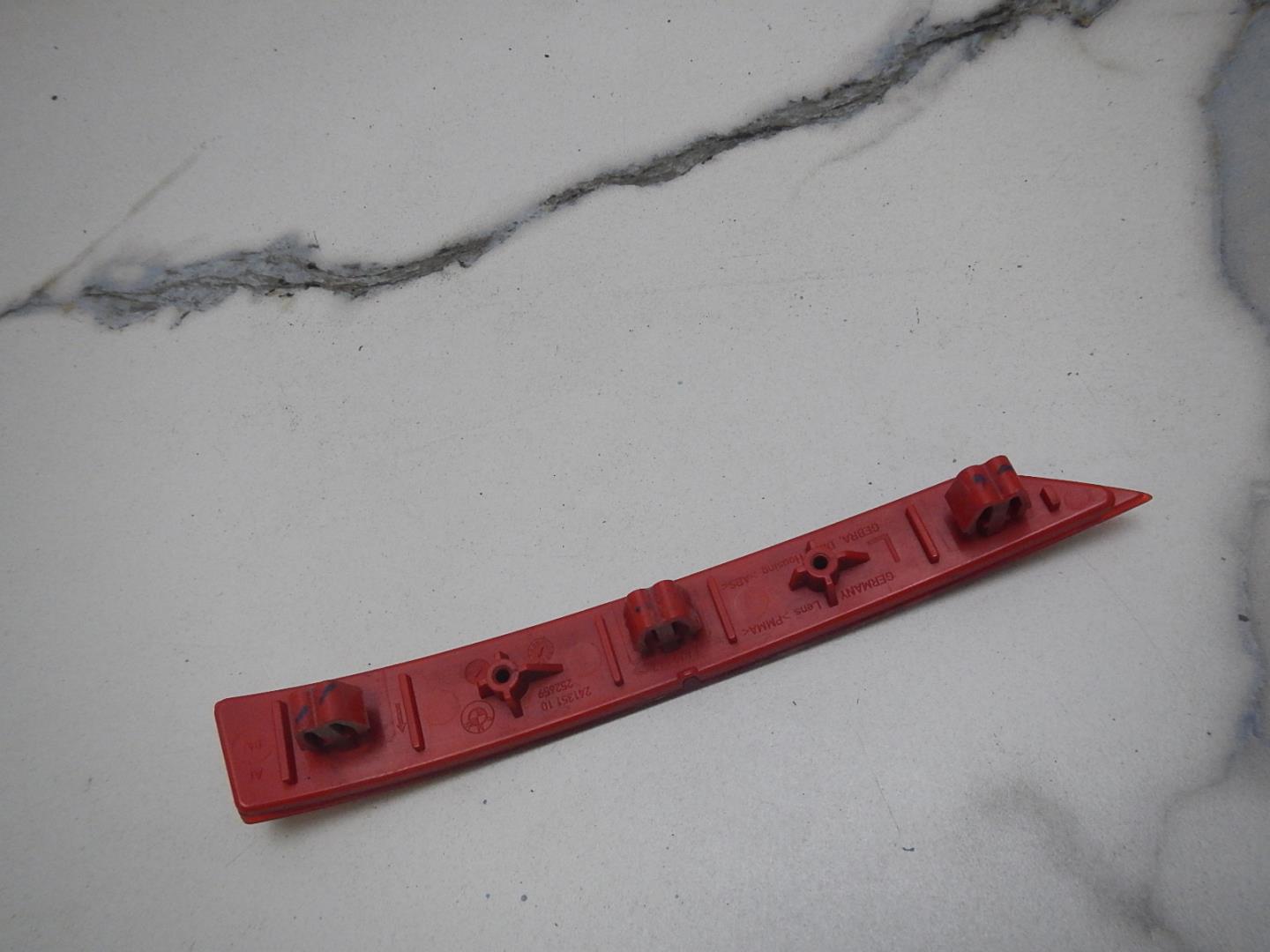 Отражатель в бампер задний левый