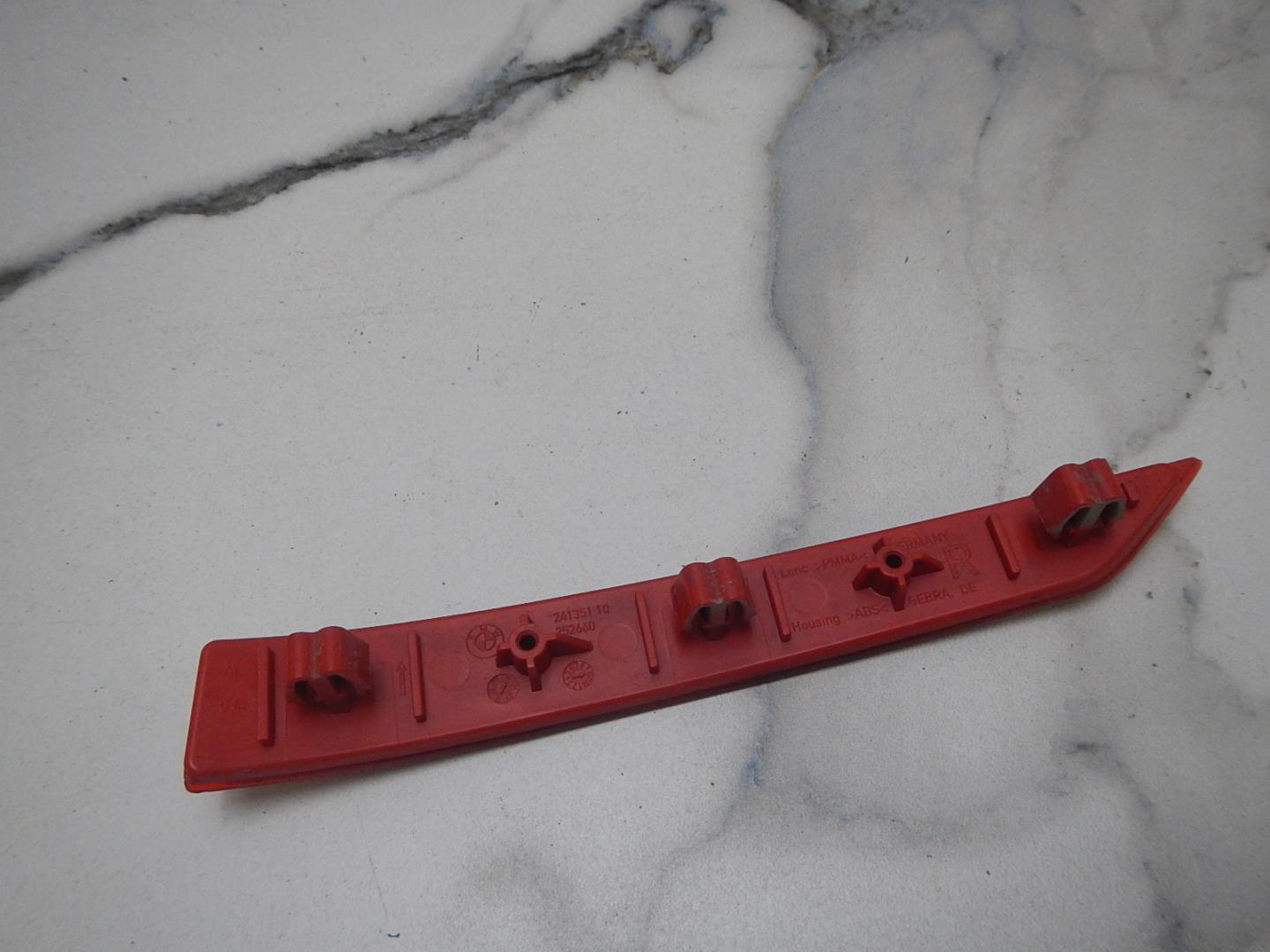 Отражатель в бампер задний правый