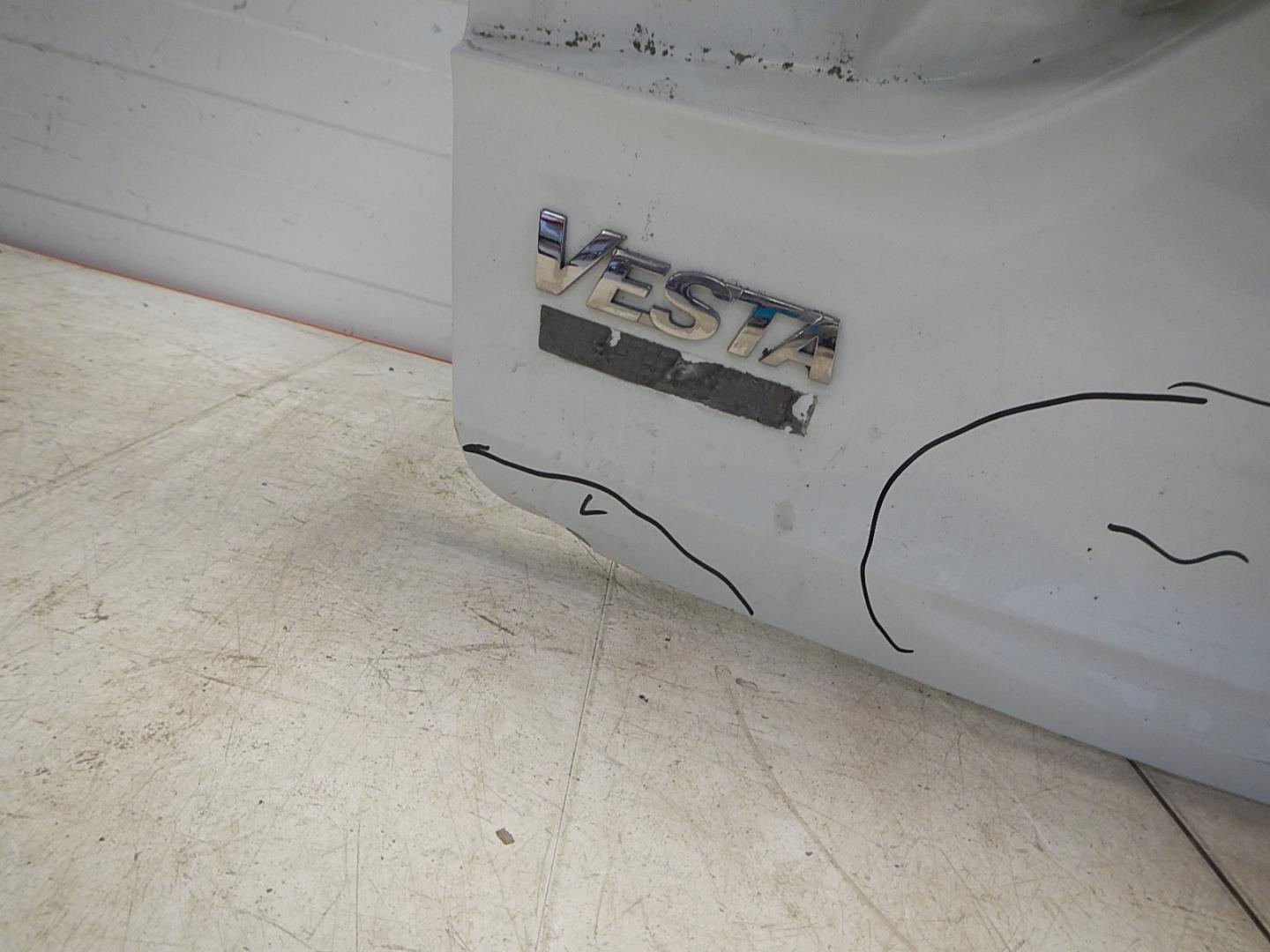 Дверь багажника