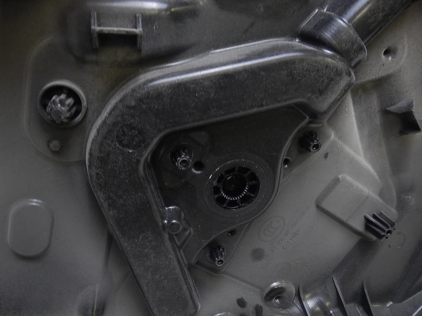 Стеклоподъемник электр. передний правый