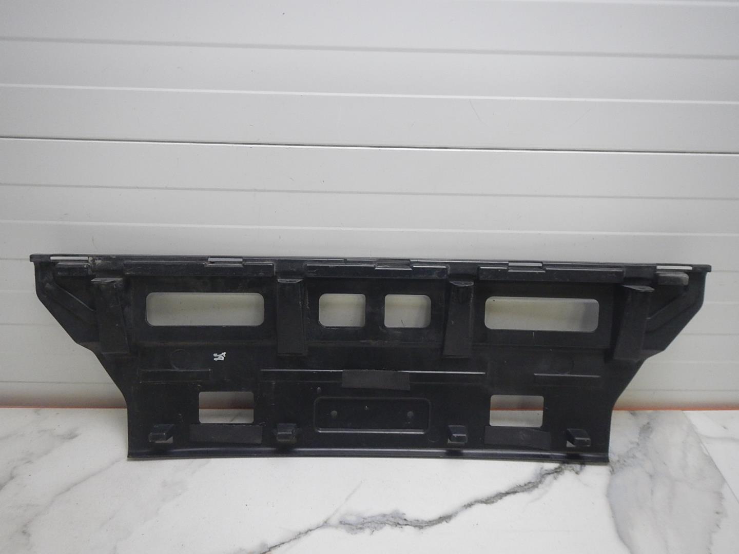 Кронштейн заднего бампера