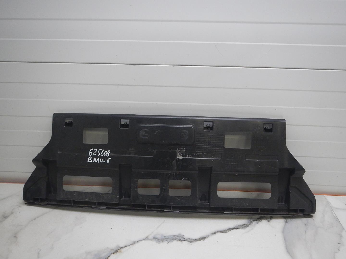 Кронштейн заднего бампера