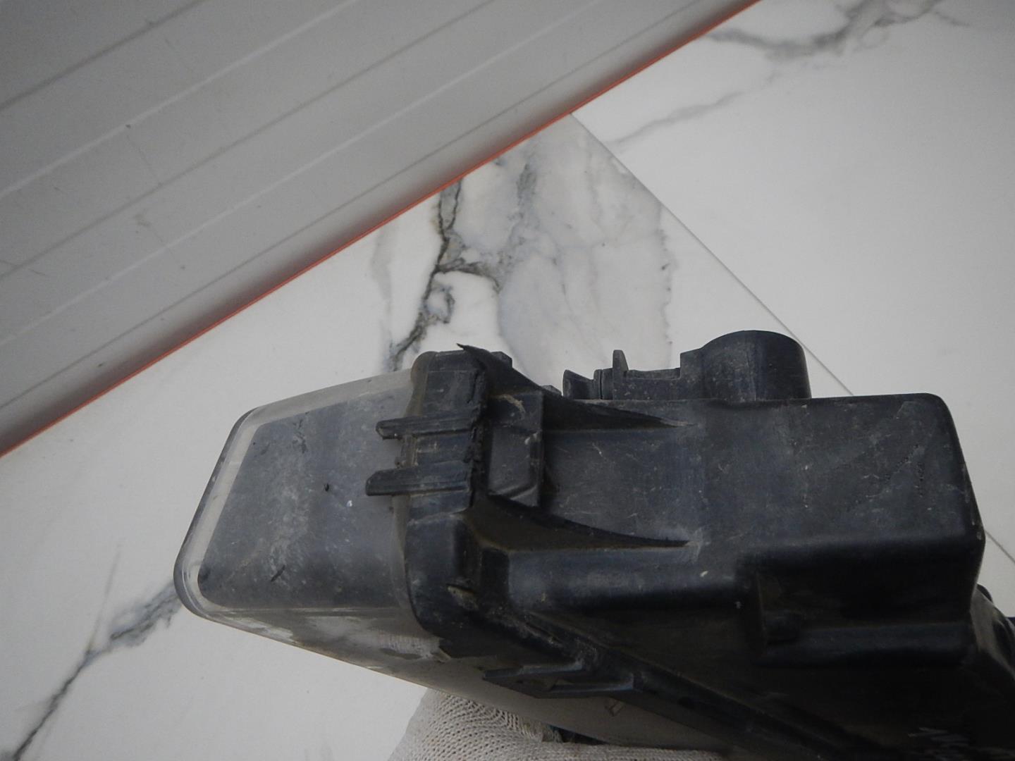 Фара противотуманная левая