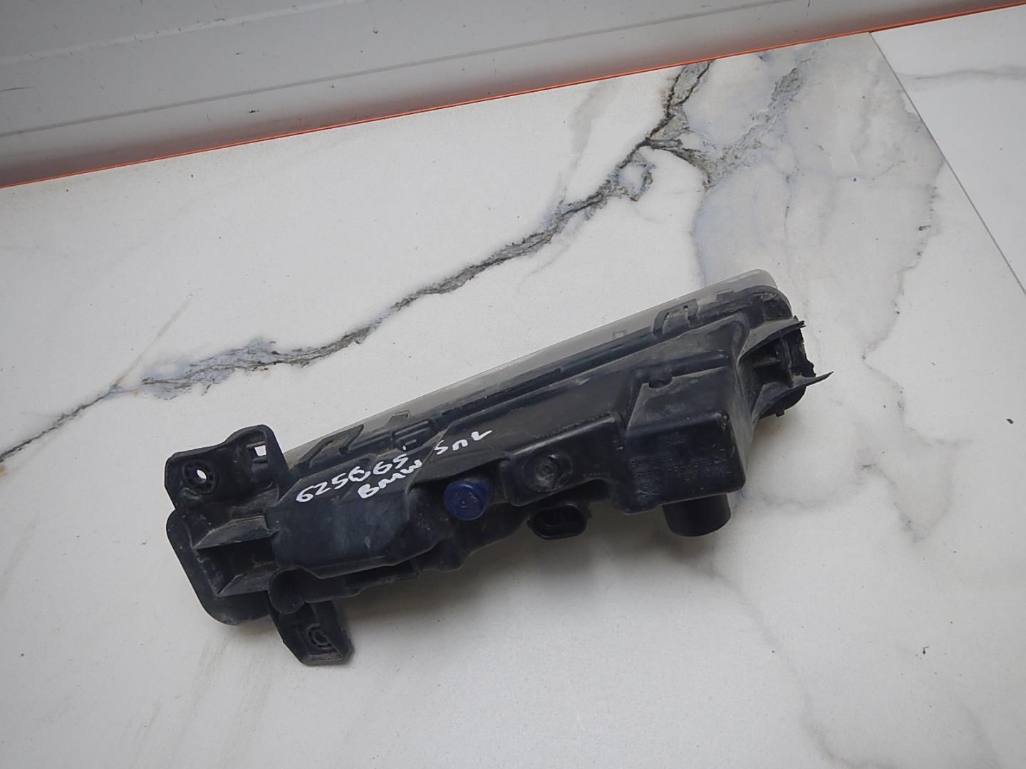 Фара противотуманная левая