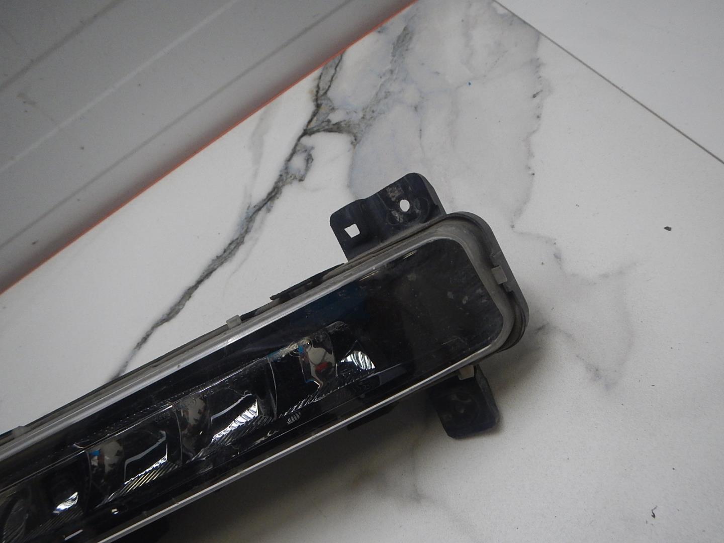 Фара противотуманная левая