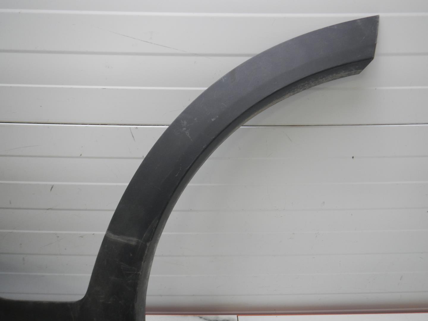 Молдинг задней правой двери