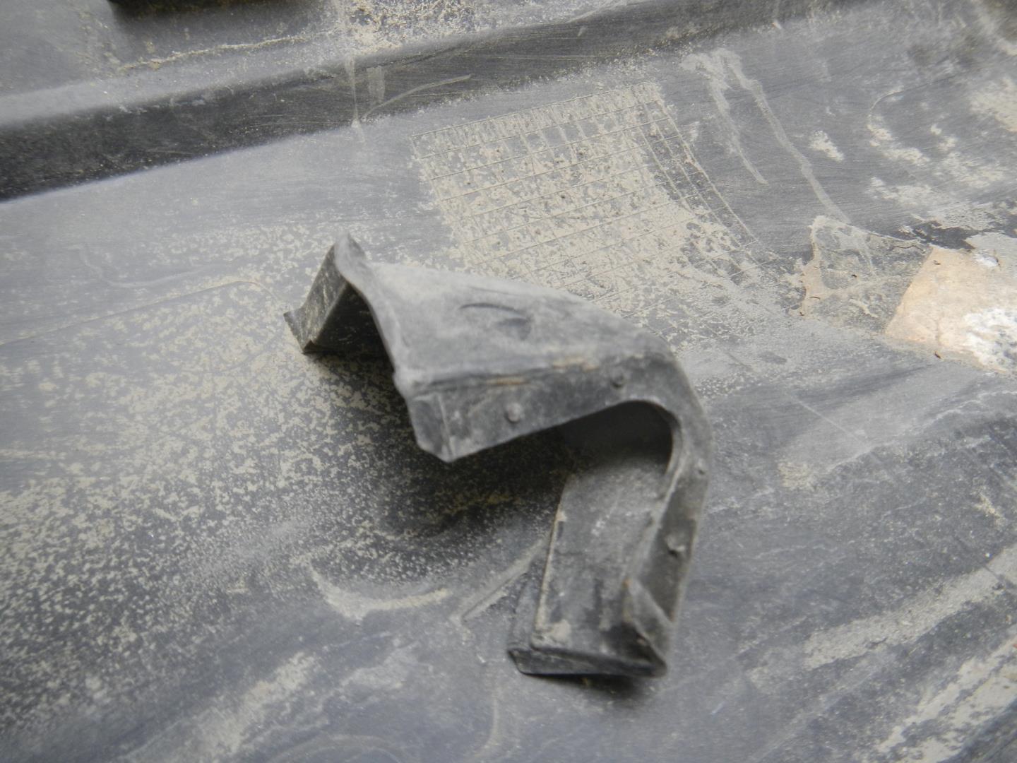 Молдинг передней правой двери