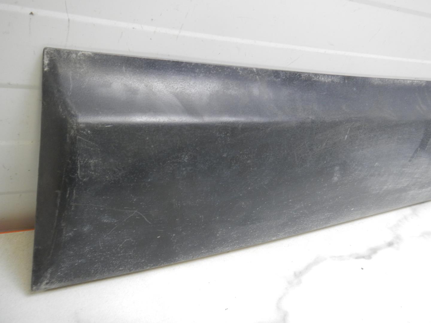 Молдинг передней правой двери