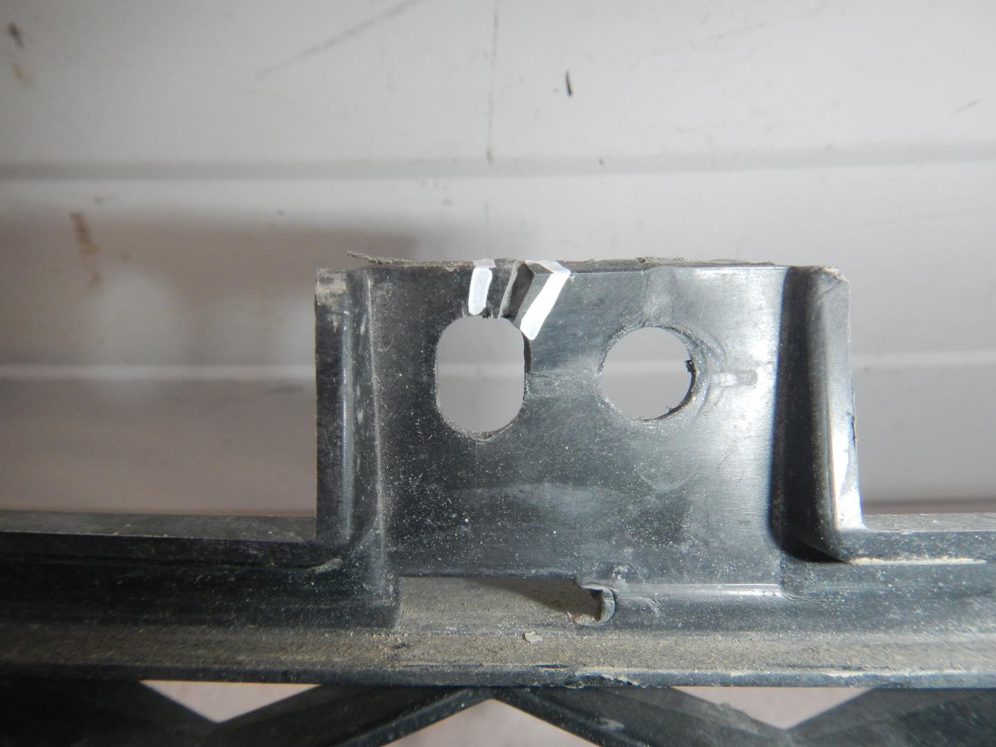 Решетка в бампер центральная