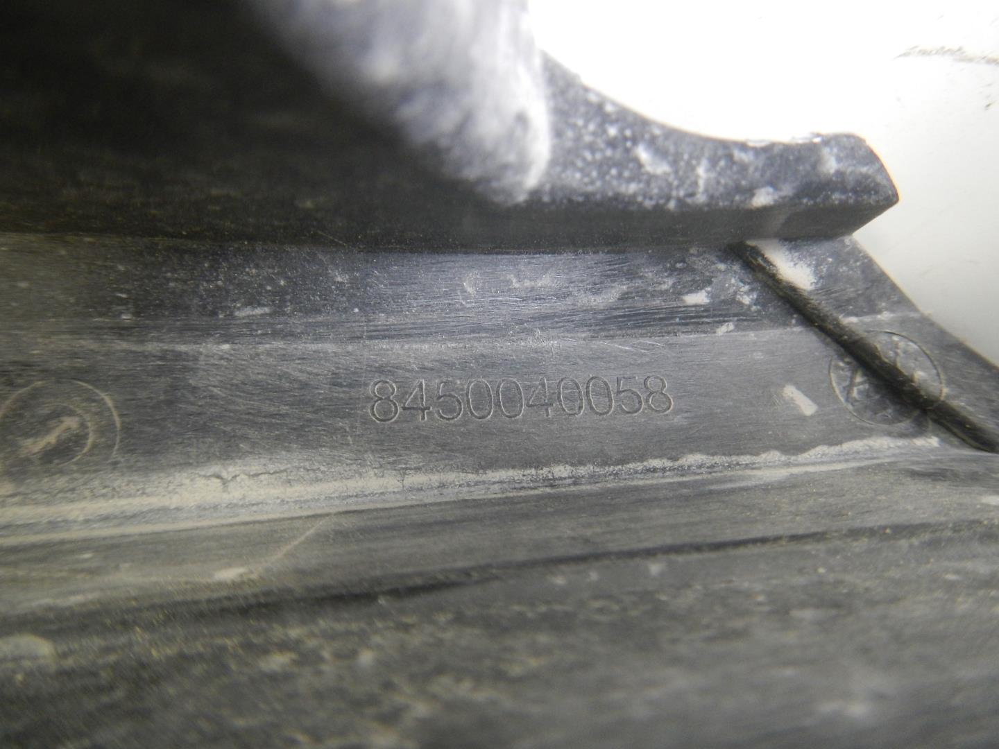 Решетка в бампер центральная