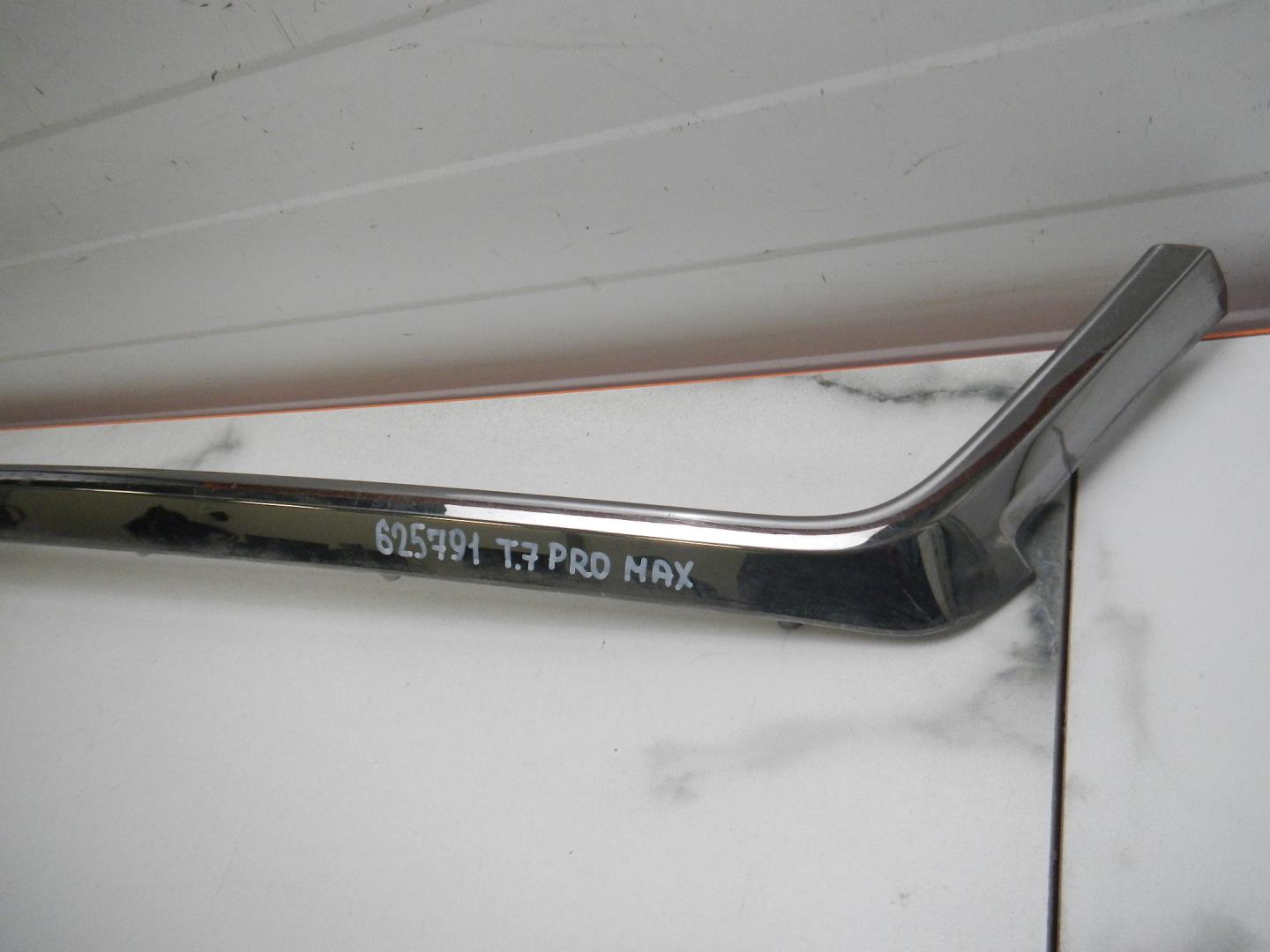 Накладка на решетку радиатора