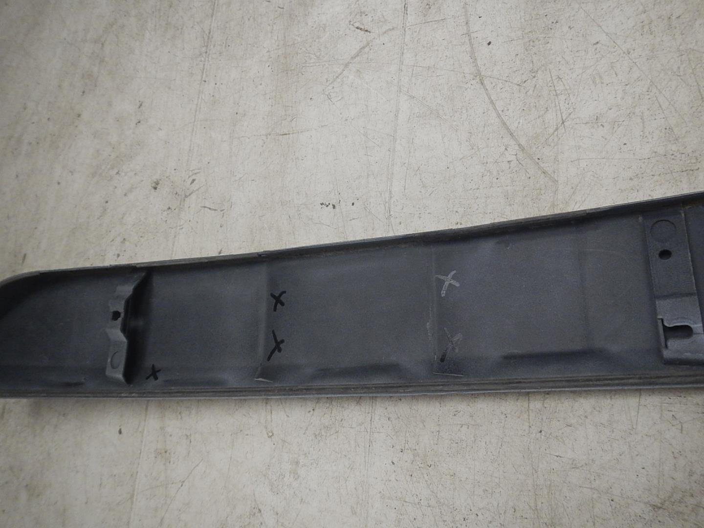 Накладка двери багажника