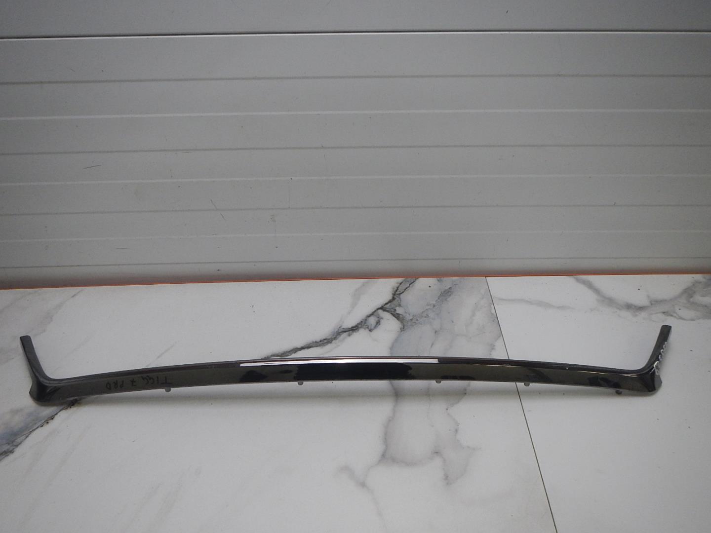 Накладка на решетку радиатора